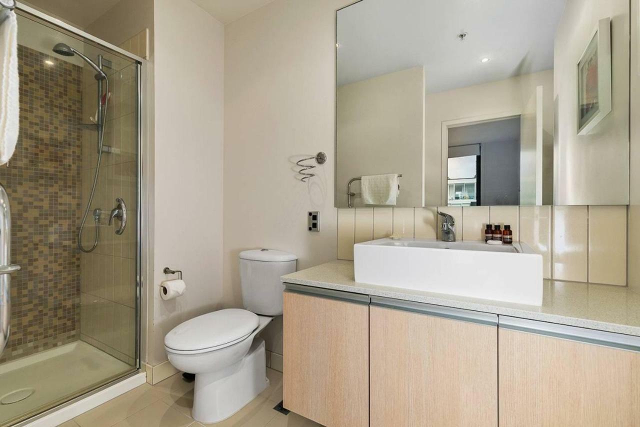 Two Bedroom Apartment - Pool, Gym & Free Parking! Auckland Eksteriør bilde