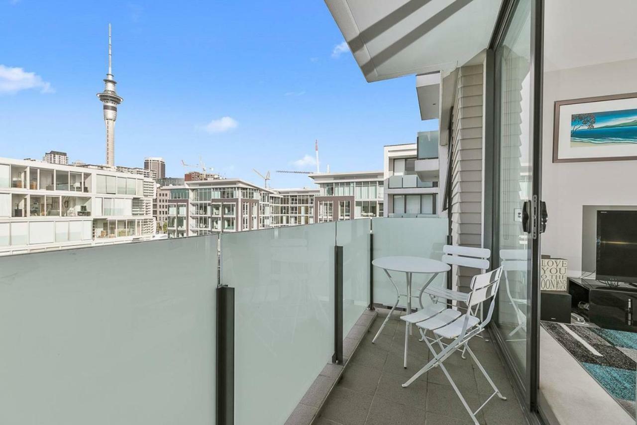 Two Bedroom Apartment - Pool, Gym & Free Parking! Auckland Eksteriør bilde